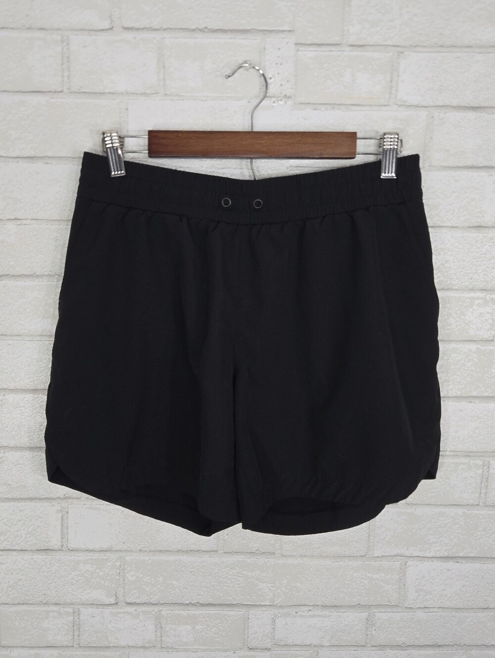 Mondetta black athletic shorts‎